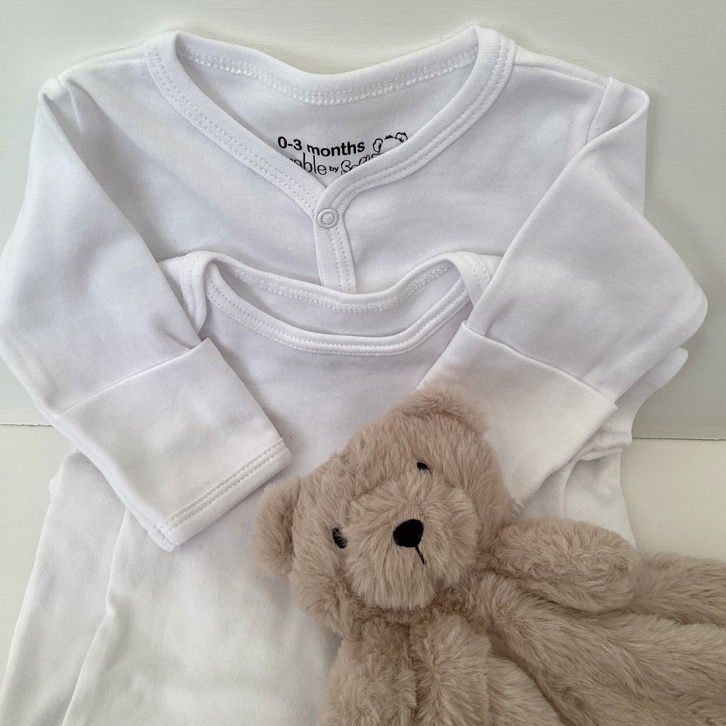 MILO- Mint cellular blanket and muslin wrap gift box