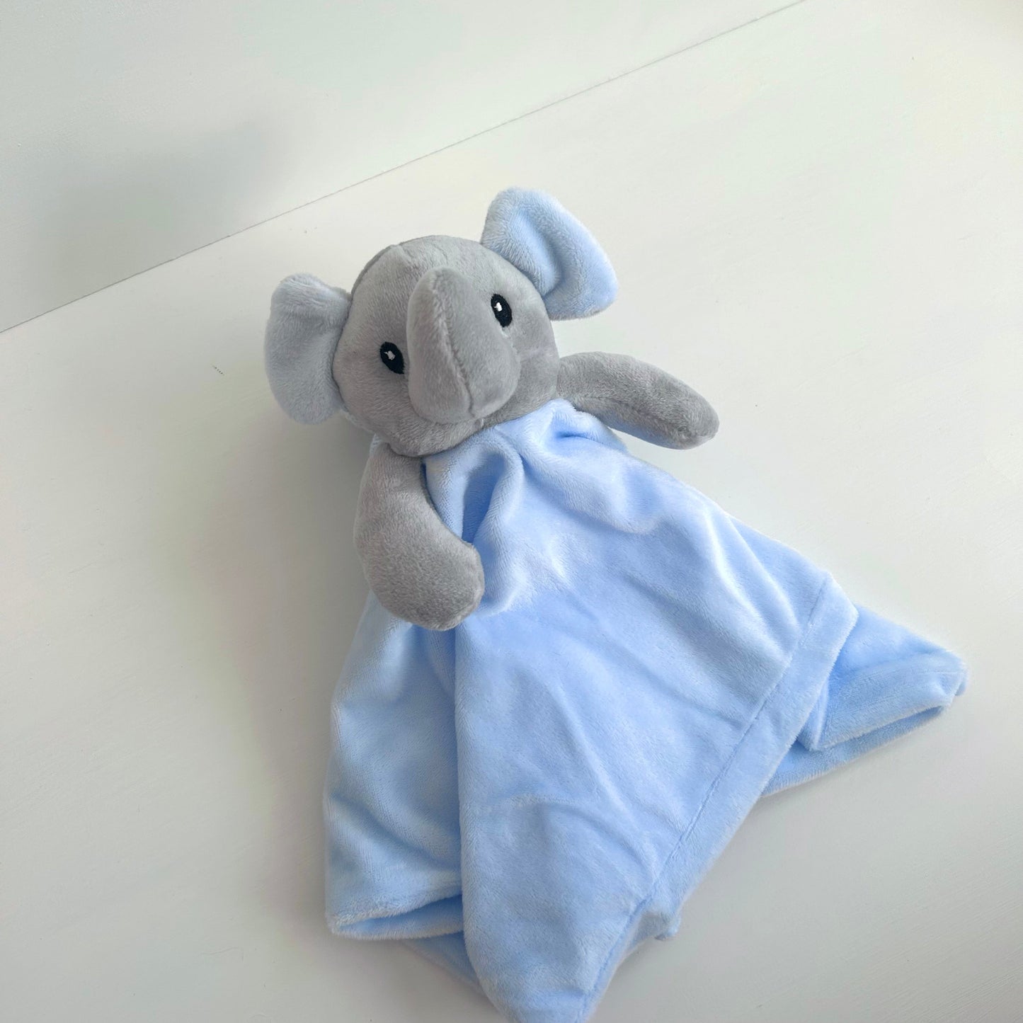 ELLIOT - Blue elephant comforter gift box