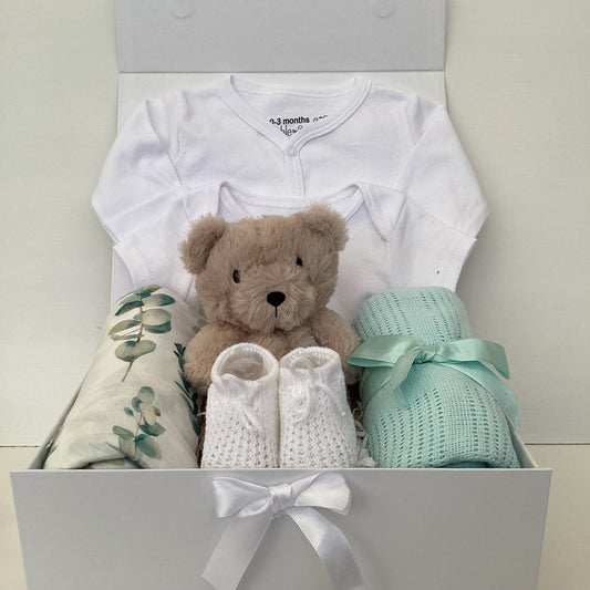 MILO- Mint cellular blanket and muslin wrap gift box