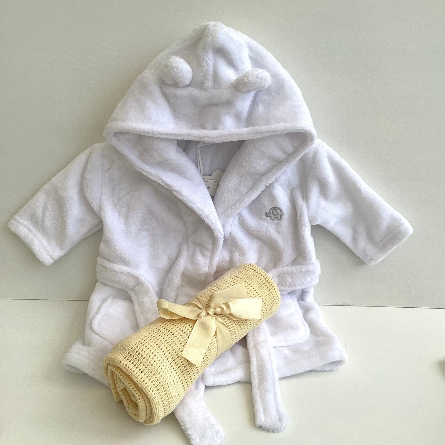 RAI - Lemon floral cosy dressing gown and essentials bedtime gift box