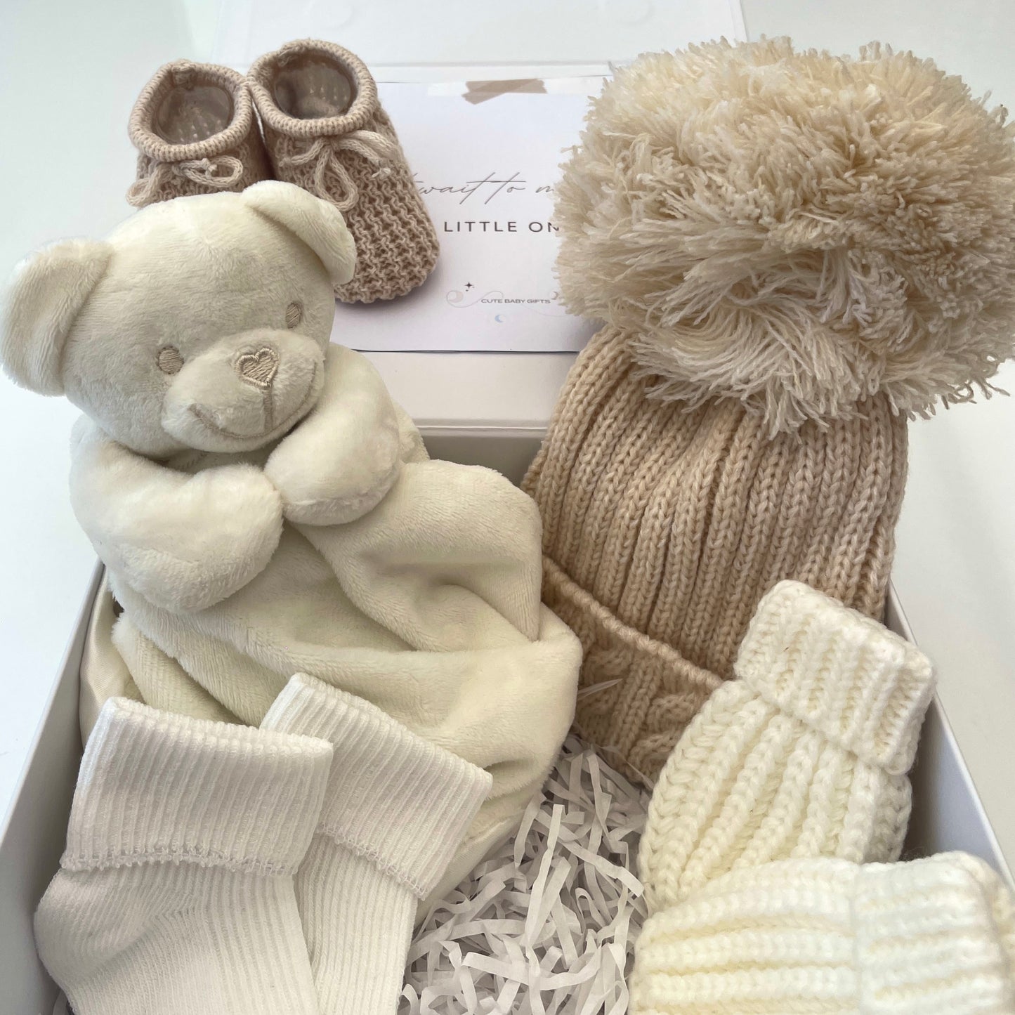 OAKLEY - Cream bear comforter and cosy gift box