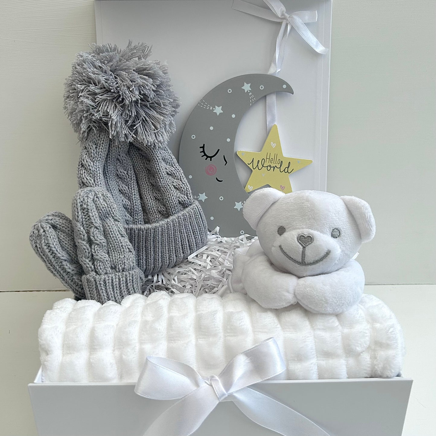 PIPER- Perfect bobble hat and blanket gift box