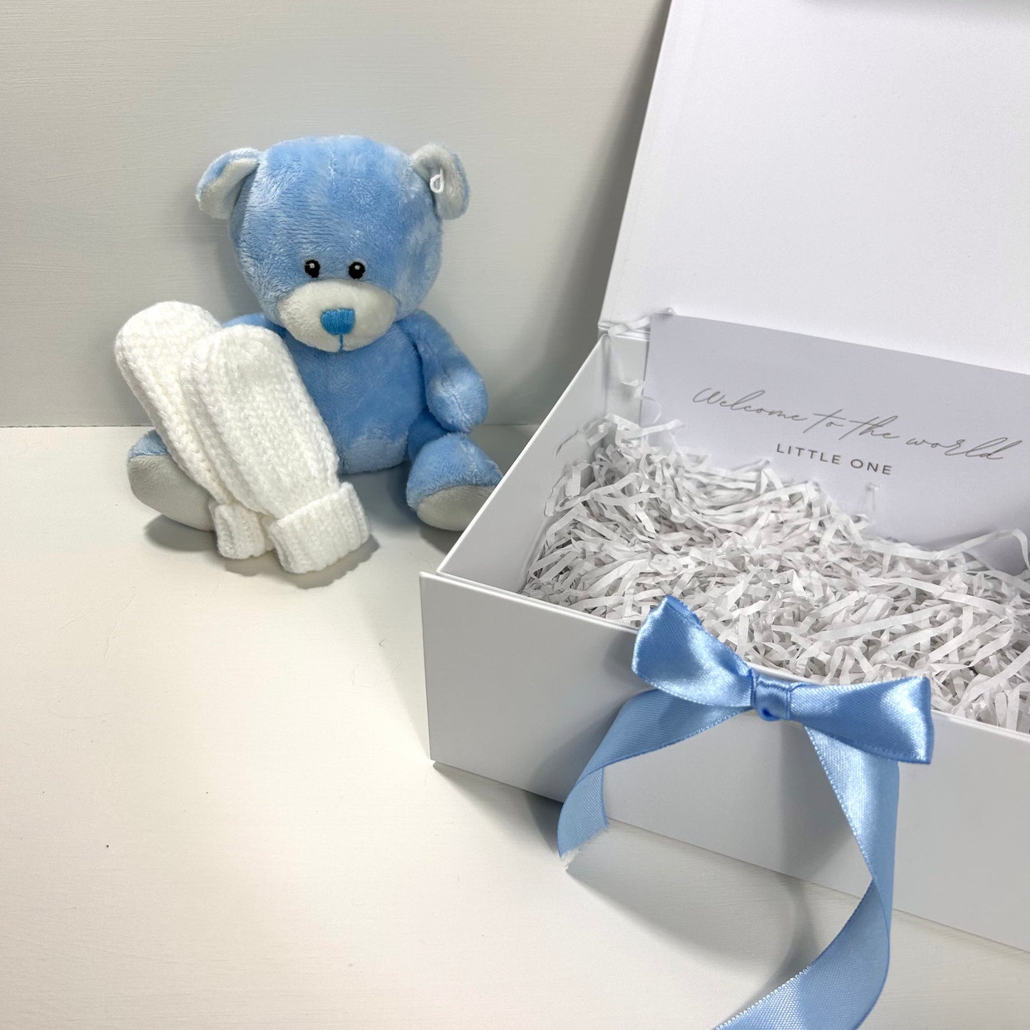 BENJI- Blue bear and cosy bobble hat gift box