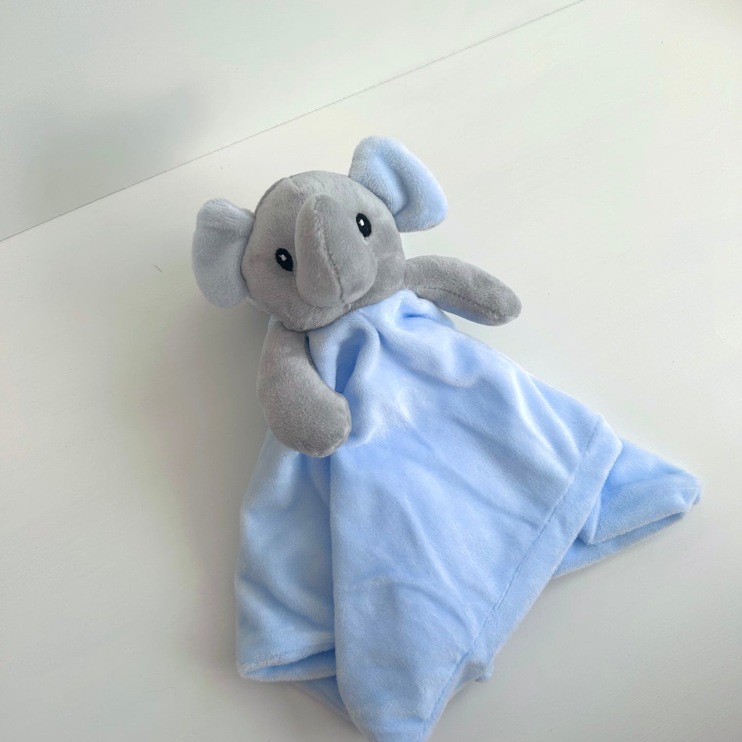 JAMIE- Elephant comforter and dressing gown bedtime gift box