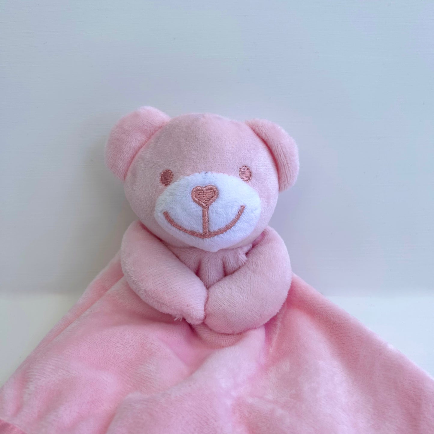 BELLA- Cute bear and everyday essentials cosy gift box