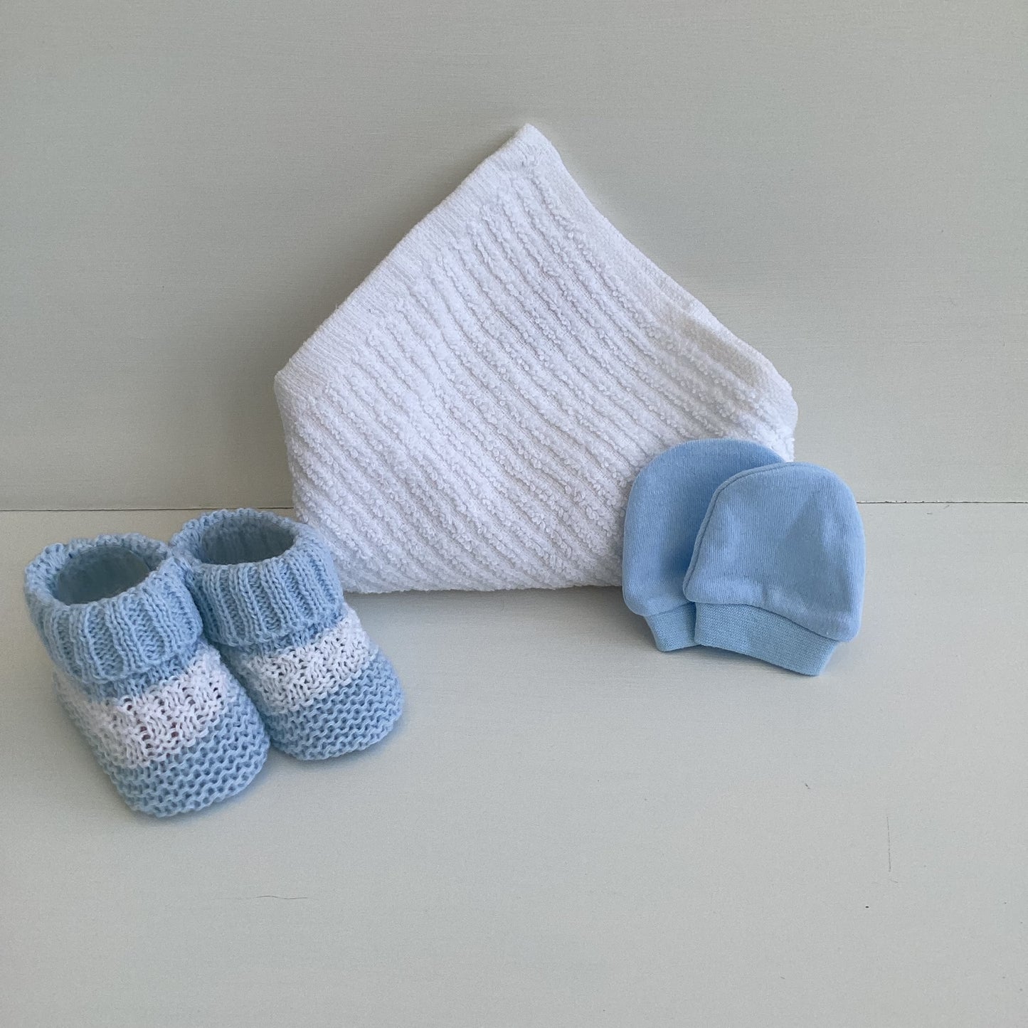 BERNIE- Blue cosy bear bath and bedtime gift box